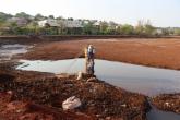 Fechamento da comporta para encher o lago