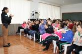 Soldado ministrando a palestra.