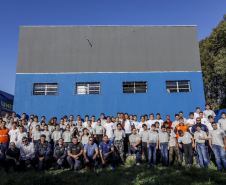 Alunos da Guarda Mirim na sede do projeto