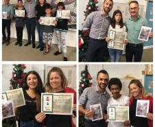 Na foto: Participantes do Projeto recebendo Diploma e Livreto das mãos das autoridades presentes