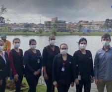 Equipe do Hospital do Rocio participando do plantio de mudas no Parque da Lagoa