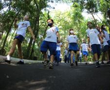 Trilha ecológica no Parque do Ingá.