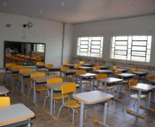 Sala sendo reformada.