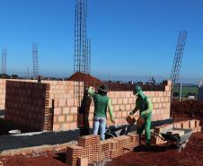 Prédios em construção no Parque