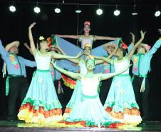 Apresentação cultural Siriri Grupo Pé Vermelho