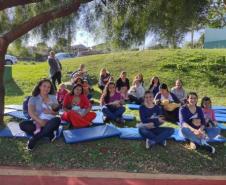 Hora do mamaço realizado com as mamães e filhos no Jardim Botánico. Botanico