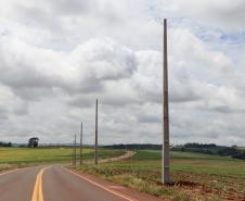 Instalação de rede de iluminação na estrada Ouro Verde