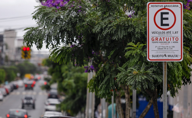 Estacionamento rotativo nas ruas de Araucária