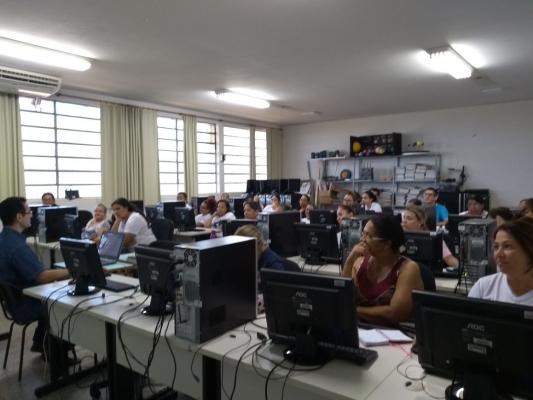 Agentes de Saúde, professores e alunos da rede aprendem a fazer mapeamento com software de Geoprocessamento