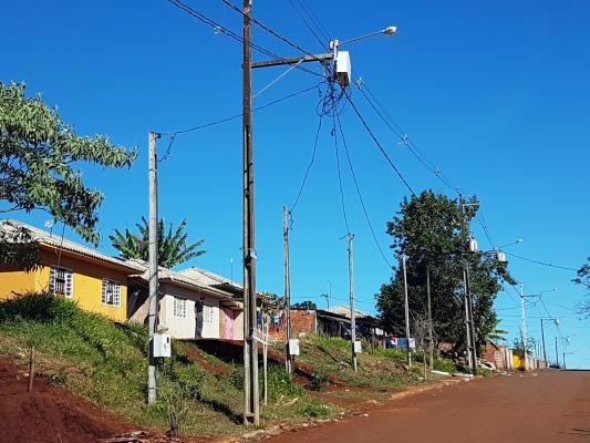 Rede de distribuição de energia elétrica no Jardim Campos Verdes - Cambé/PR