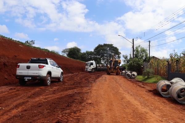 A Prefeitura de Ivaiporã dá início a obras no valor de na Rua Três Marias